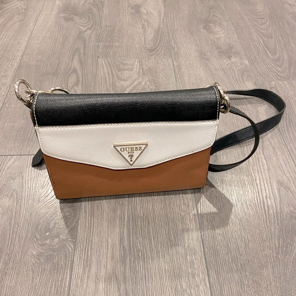 Guess crossbody/shoulder purse